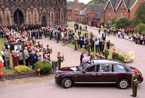 Queen-at-Lichfield-Cathedral-3