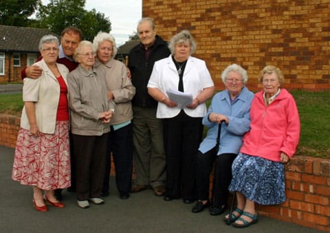 Cllr Diane Evans with local residents Cllr Diane Evans with local residents