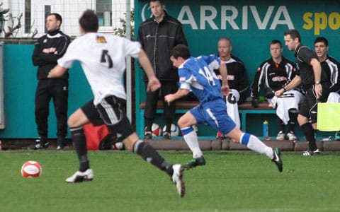 danny-smith-leaves-the-defenders-standing-as-he-sets-up-the-winner