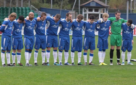 players-unite-in-showing-respect