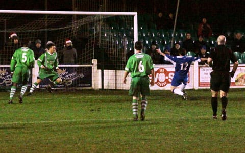 danny-smith-fires-home-to-make-it-4-1