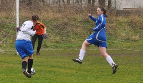 CFCL-Chasetown-Captain-Sarah-Thompson-gets-a-block-in