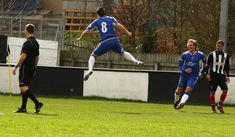 lycett-celebrates-1-0