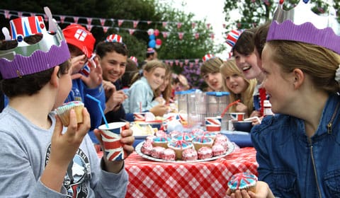 MH-Jubilee-(L)-William-Slack---aged-12,-(R)-Jasmine-Fox---aged-8
