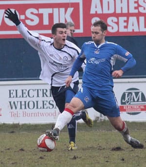 Chris Slater moves away with the ball. Pic: Dave Birt