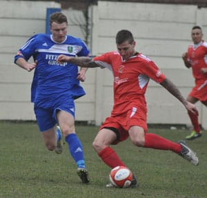 Danny Bragoli plays the ball. Pic: Pamela Mullins