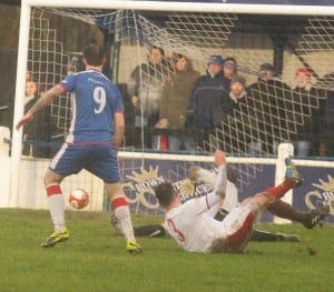 Nick Wellecomme equalises. Pic: Pic: Dave Birt