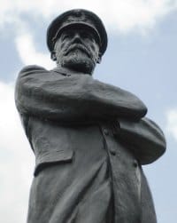The Captain Smith statue. Pic: Bs0u10e01