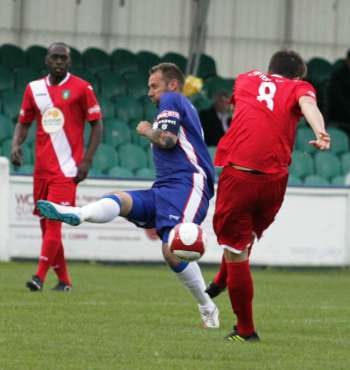 Chris Slater blocks a shot. Pic: Dave Birt