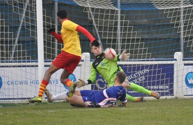 Curtis Pond pulls off a save to deny Carlton. Pic: Pamela Mullins