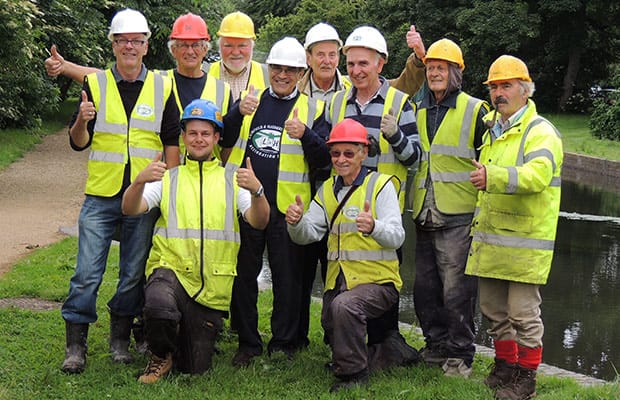 David Suchet (centre) with volunteers from the Lichfield and Hatherton Canals work party