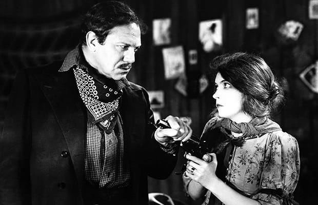 Lillian Gish and Lars Hanson in The Wind