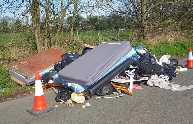 Rubbish dumped on Cranebrook Lane