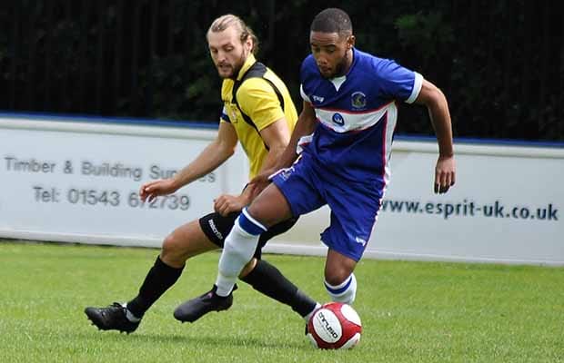 Muzzy Nduna on the ball. Pic: Pamela Mullins