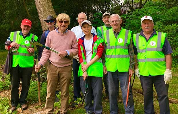 Michael Fabricant helping volunteers to clear footpaths in Hammerwich