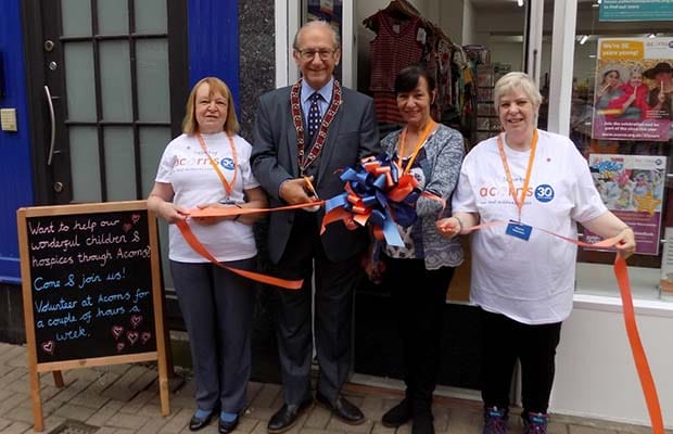 Cllr Peter Hitchman cutting the ribbon