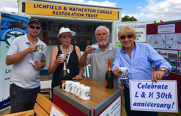 Michael Fabricant with volunteers from the Lichfield and Hatherton Canals Restoration Trust