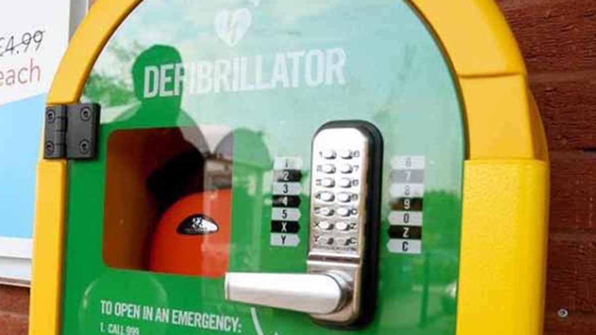 Defibrillator