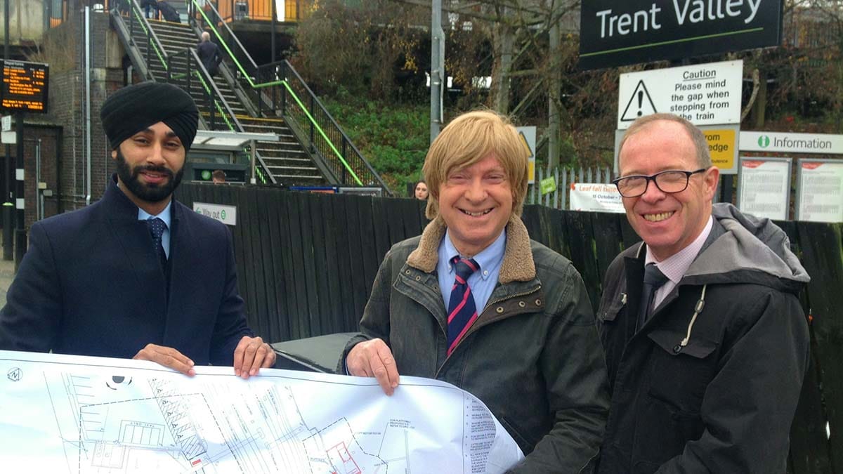 Michael Fabricant with engineers from Network Rail back in December 2018