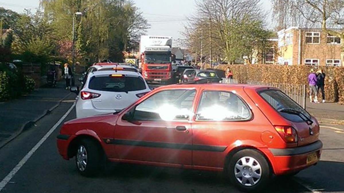 Congestion outside Lichfield schools at drop-off time