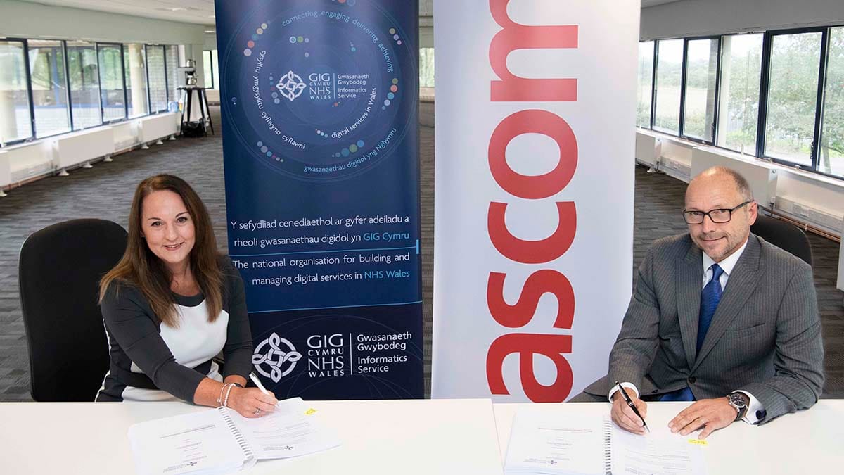Helen Thomas (NHS Wales Informatics Service) and Paul Lawrence (Ascom UK)