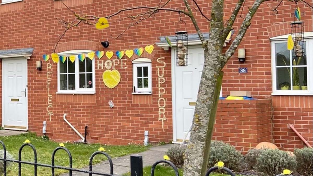 The display outside homes on Sainte Foy Avenue