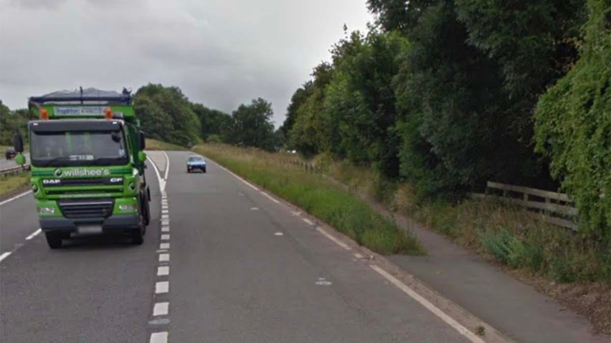 The footpath alongside the A38 at Streethay