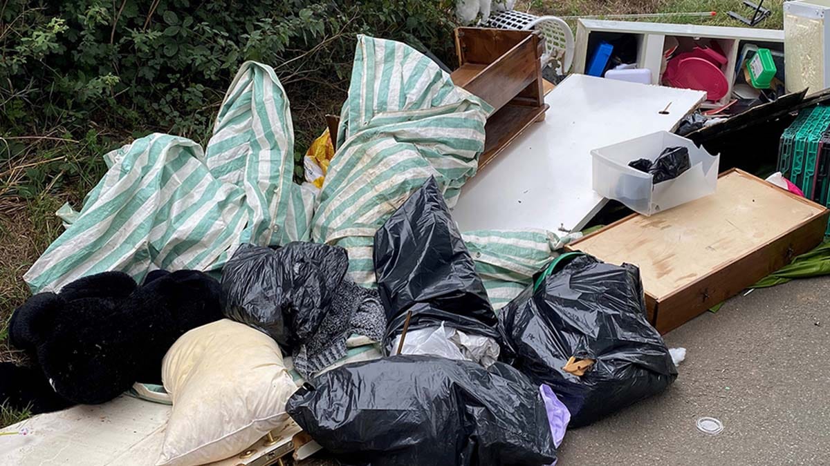 Rubbish dumped on Little Pipe Lane
