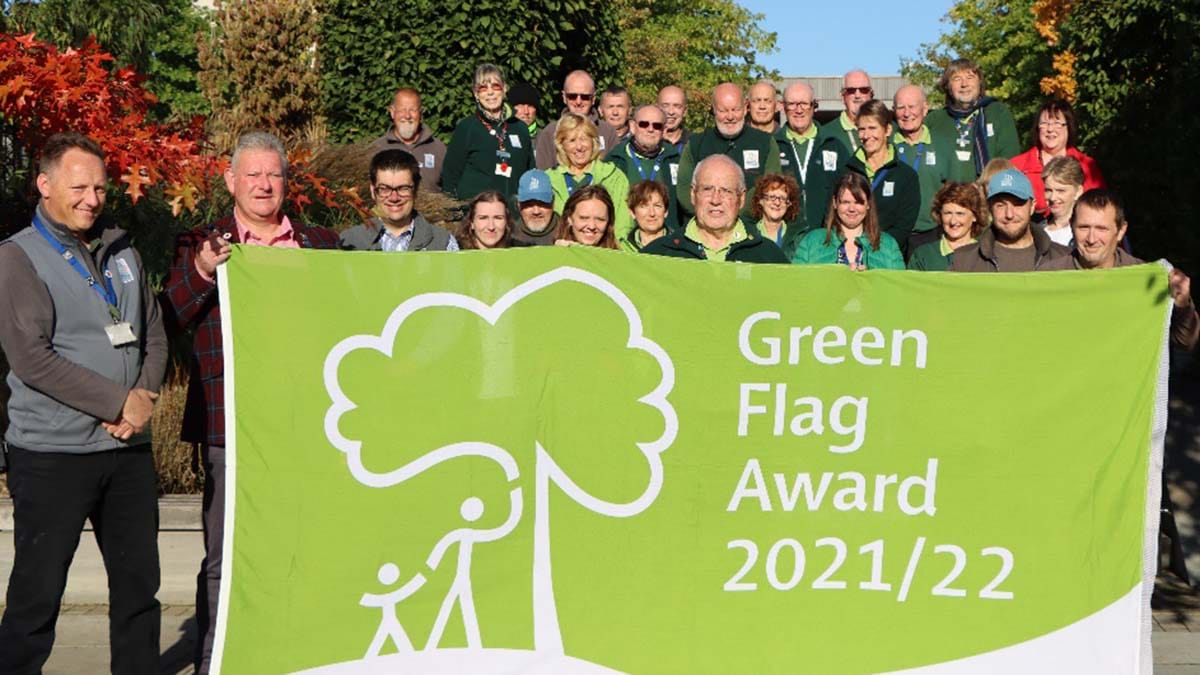 National Memorial Arboretum staff and volunteers with their Green Flag