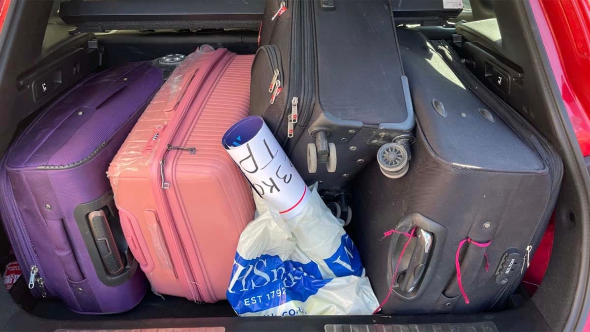 Bags of Ukrainians in Cllr Pullen's hire car