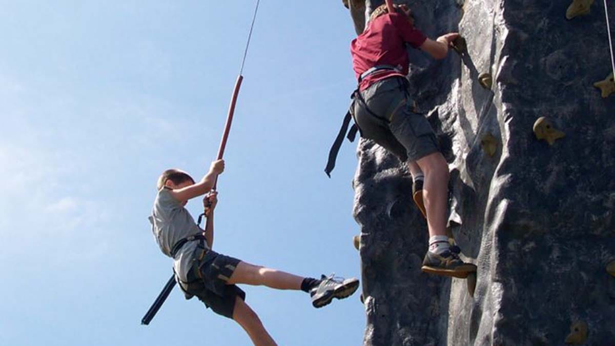 Climbing wall
