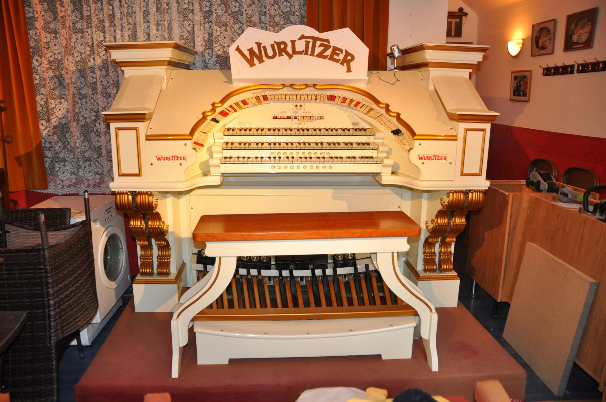 The Cannock Wurlitzer organ