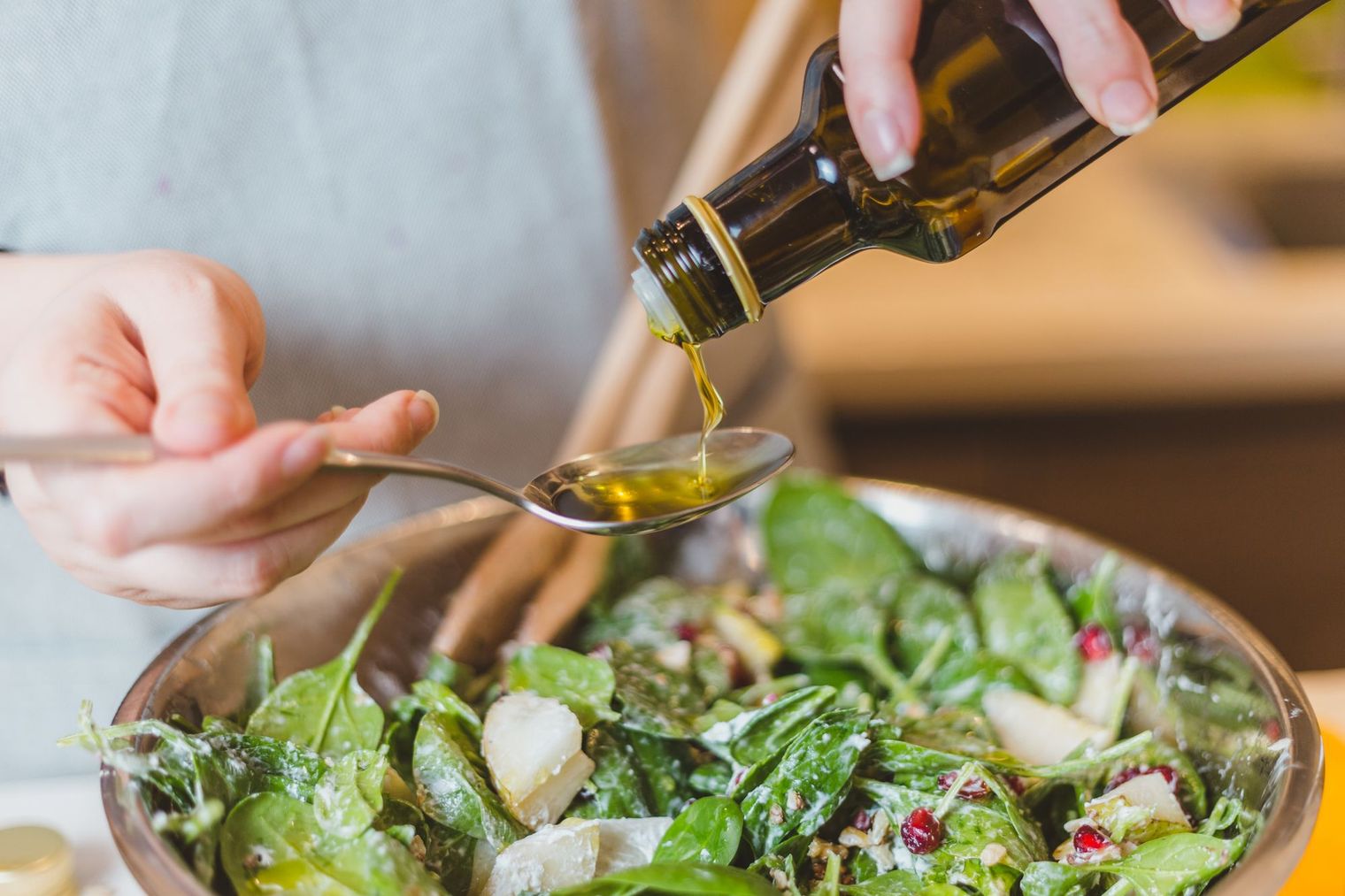How Much Olive Oil Per Day Should You Consume?