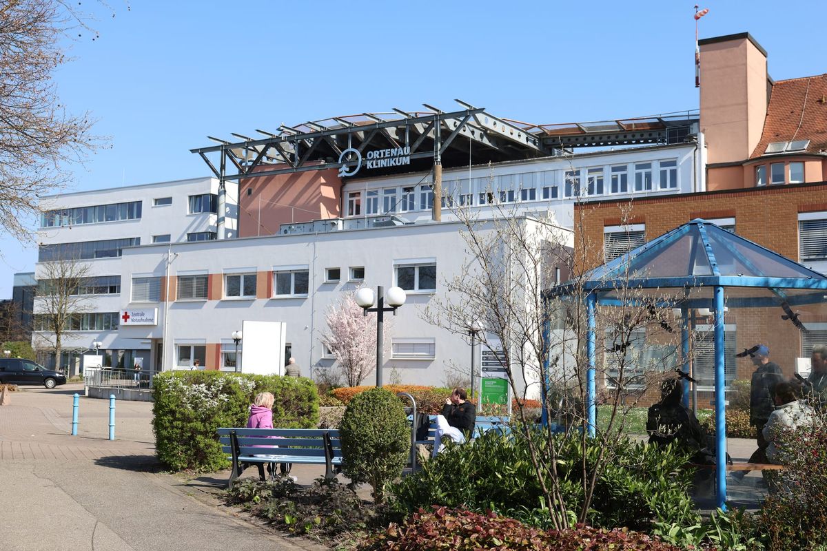 Could the district administration office move to Ebertplatz in Offenburg?