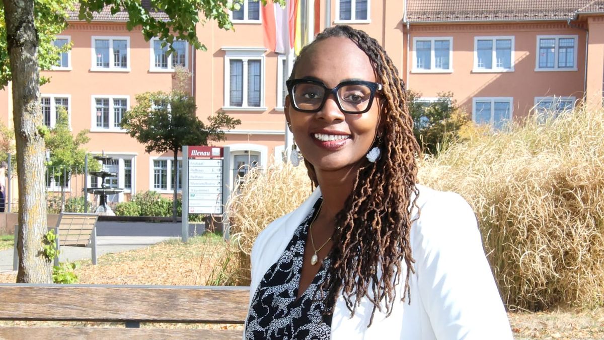 Wie umgehen Einsamkeit?: Migrantin aus Achern will mit Buch Mut machen