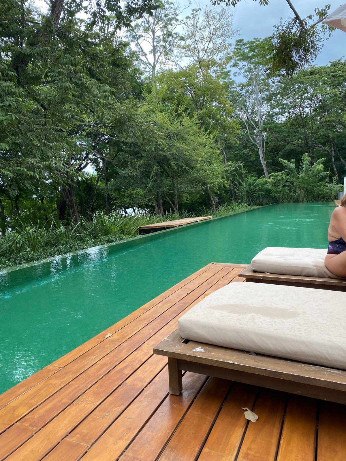 How to earn free and discounted hotel stays