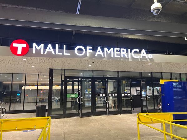 I went to the largest Mall in North America: The Mall of America and this was my experience.