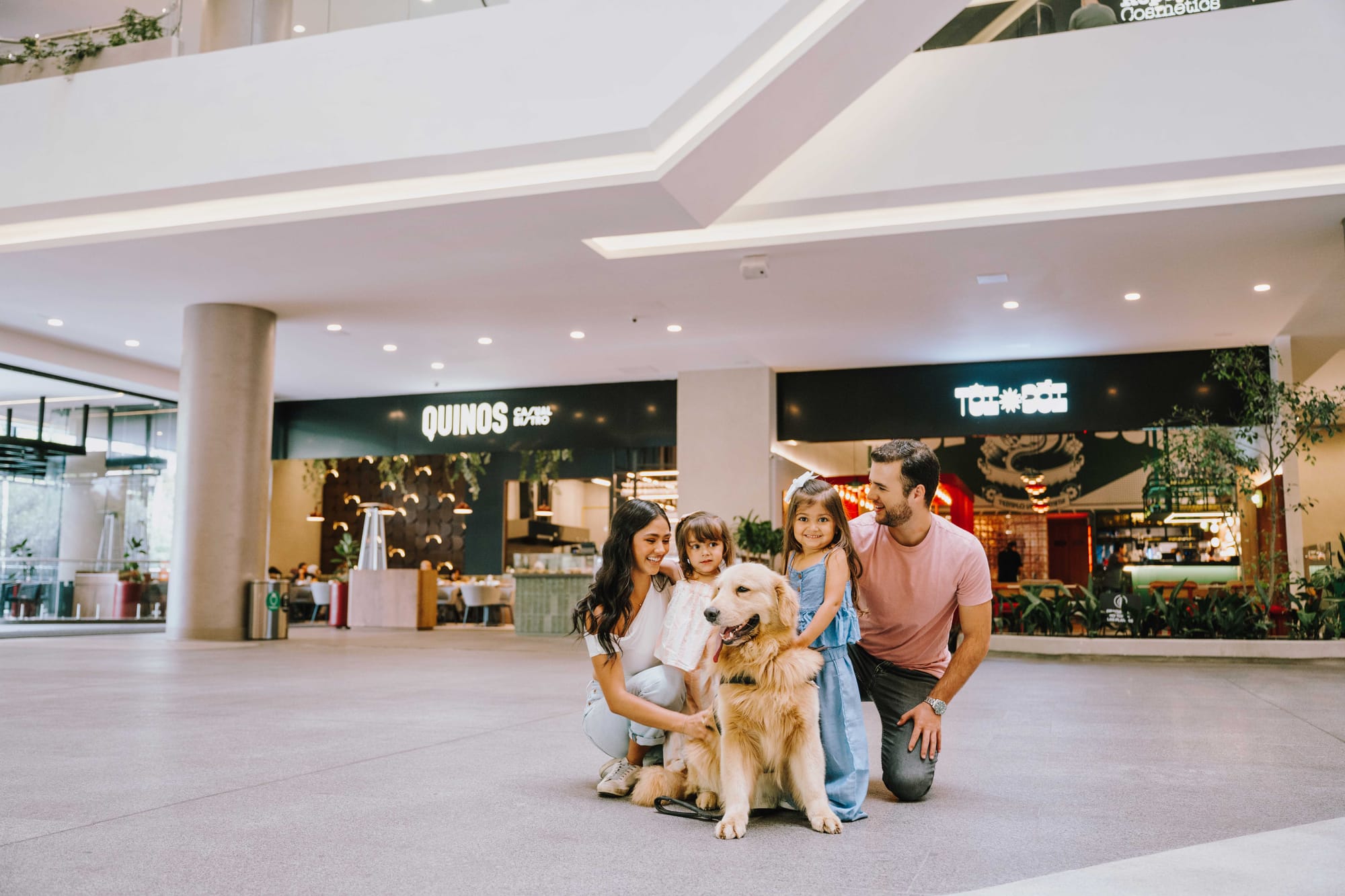 Experiencia familiar en un entorno sostenible dentro de Vidēre, centro comercial LEED Gold