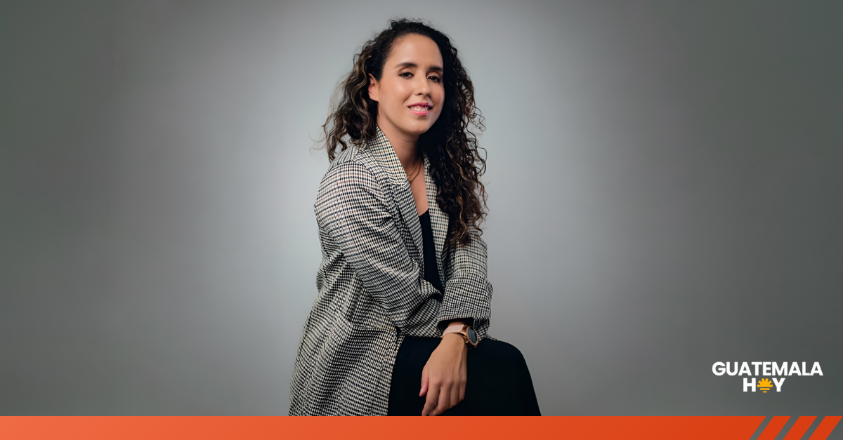 Andrea Cabrera Lara, la psicóloga guatemalteca que transforma la forma de entender la crianza y la salud emocional