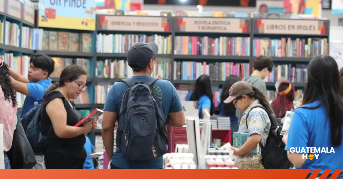 Filgua 2026 impulsa la compra de libros con descuentos, ediciones especiales y lectores que planifican cada quetzal