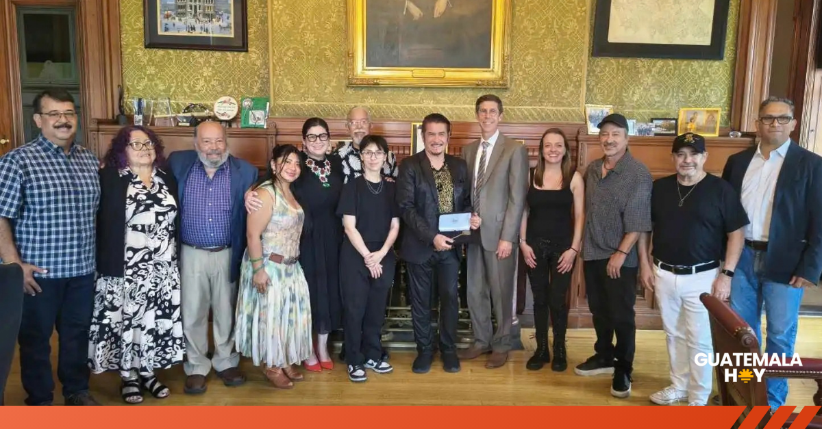 Alux Nahual hace historia en Estados Unidos y recibe las Llaves de la Ciudad de Providence