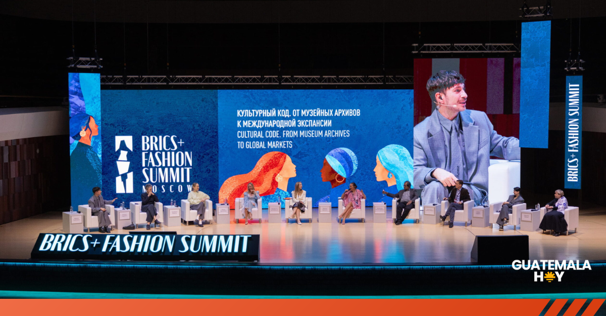 Moda guatemalteca conquista Moscú por cuarto año consecutivo en la Cumbre Mundial de Moda BRICS+