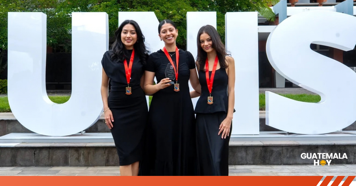 Estudiantes de la UNIS conquistan el Psicoimpacto LATAM Challenge con una propuesta sobre salud mental