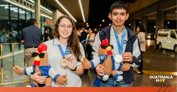 Dos estudiantes guatemaltecos conquistan medallas en la Olimpiada Mundial de Matemáticas en Bali