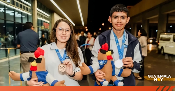 Dos estudiantes guatemaltecos conquistan medallas en la Olimpiada Mundial de Matemáticas en Bali