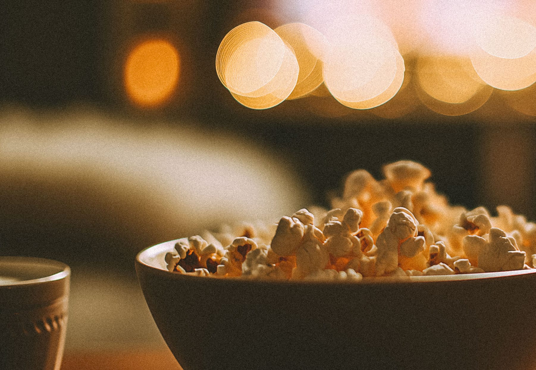 HomeExchange Filmabend-Aktion 2025: Schauen Sie Liebe braucht keine Ferien mit Ihren Freundinnen und Freunden