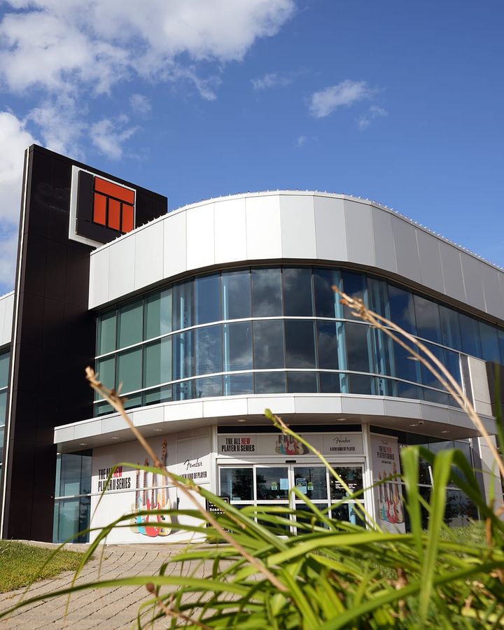 Long & McQuade Takes Over Historic Cosmo Music Location