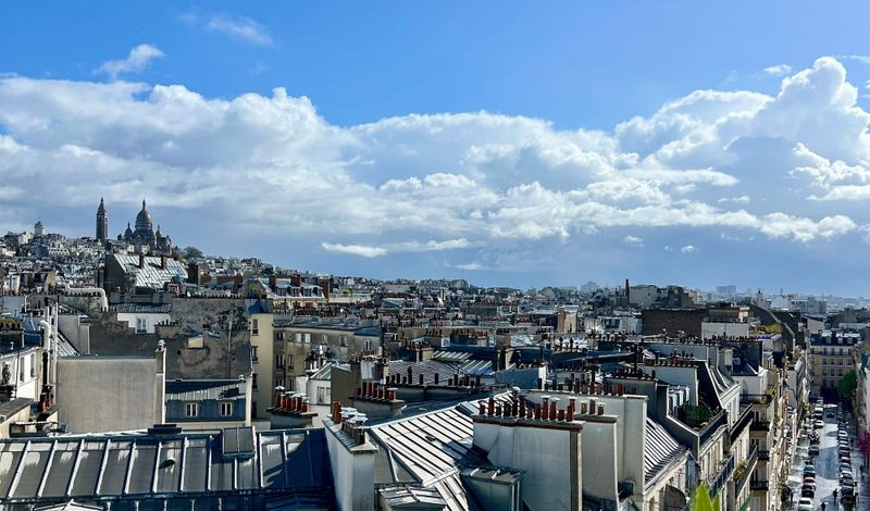 5 Essential Restaurants and Wine Bars in Montmartre and Beyond