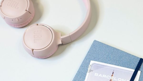 Posloucháš španělskou hudbu? Dělej to aktivně. 4 aplikace, které tě to naučí