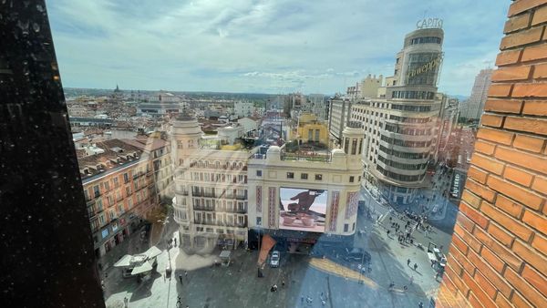 Madrid: Aquí no hay playa, ale zato je to velký španělský letní hit